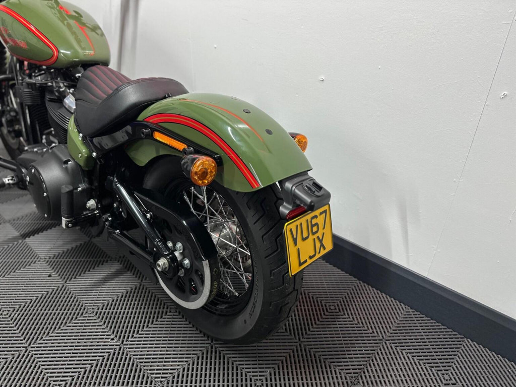 HARLEY-DAVIDSON Softail