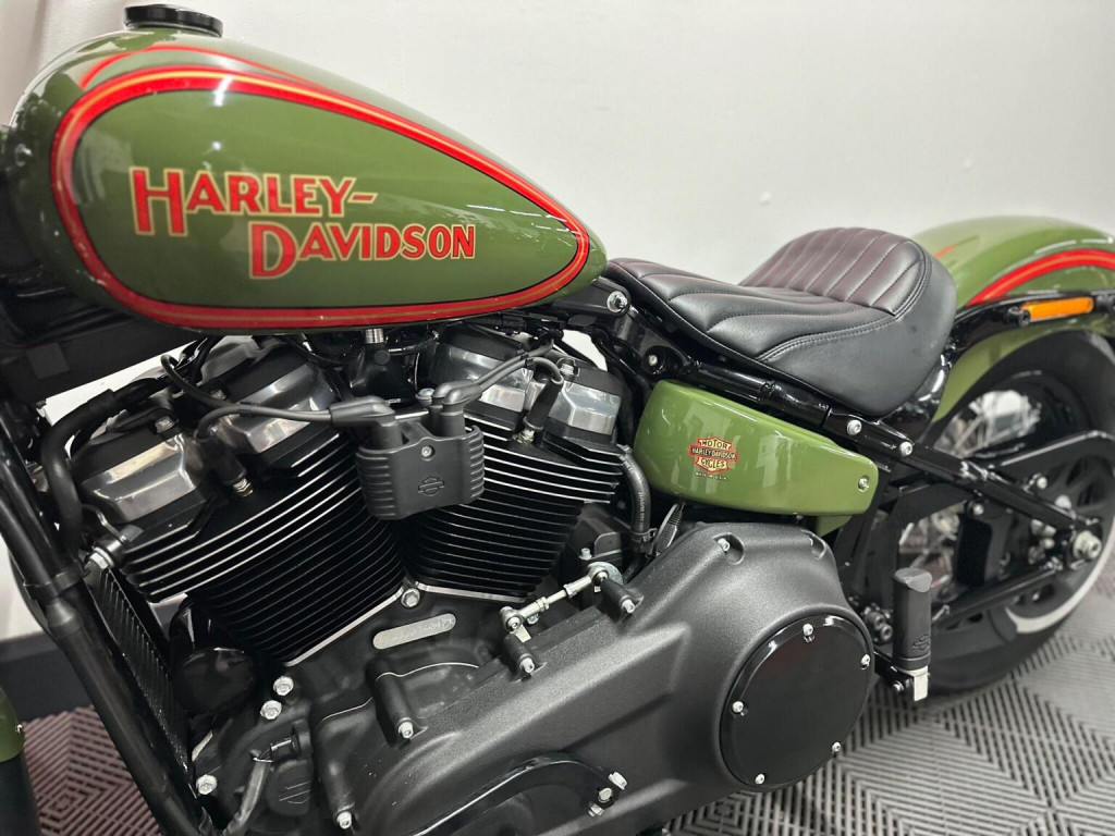 HARLEY-DAVIDSON Softail