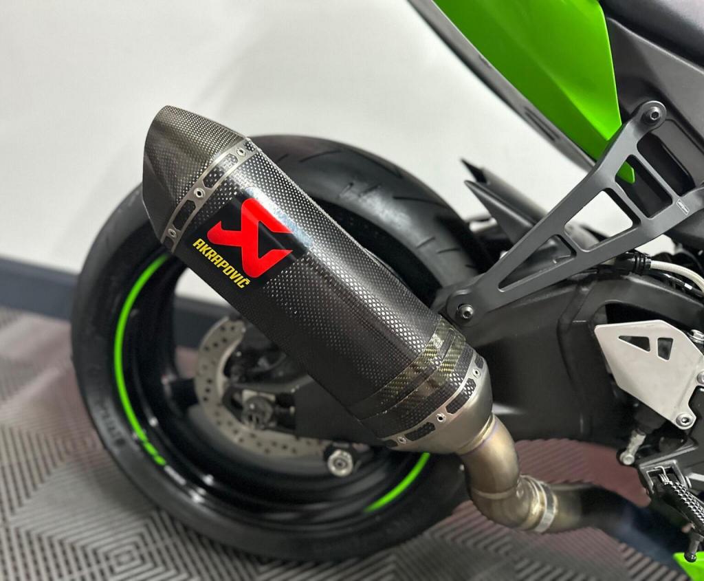 KAWASAKI NINJA ZX-10R