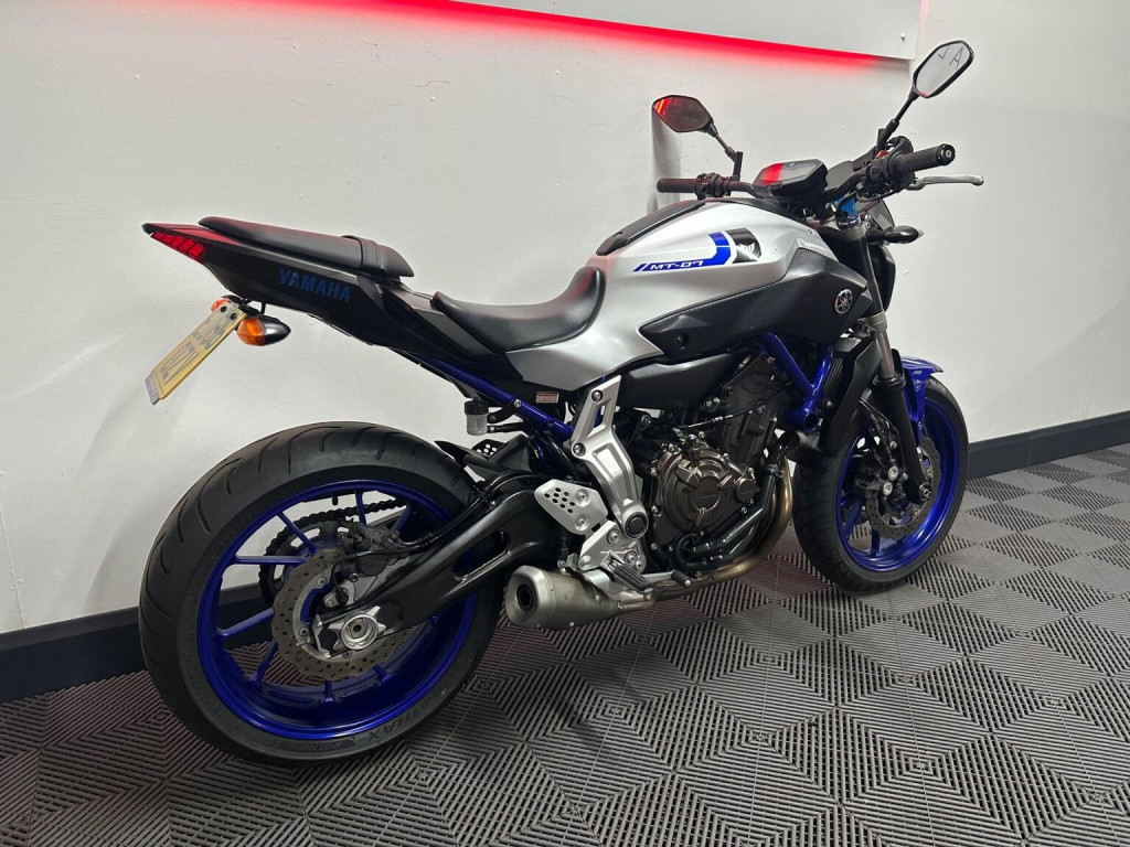 YAMAHA MT-07