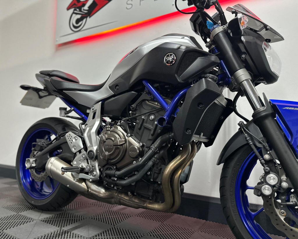 YAMAHA MT-07