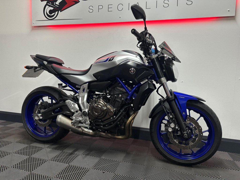 YAMAHA MT-07