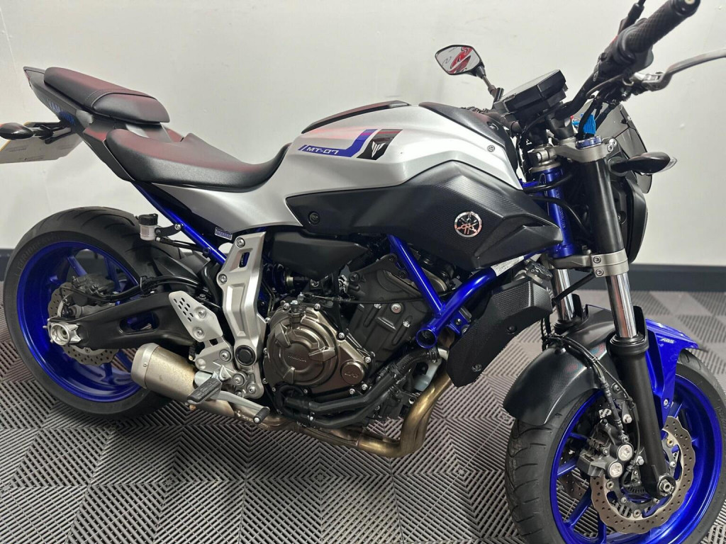 YAMAHA MT-07