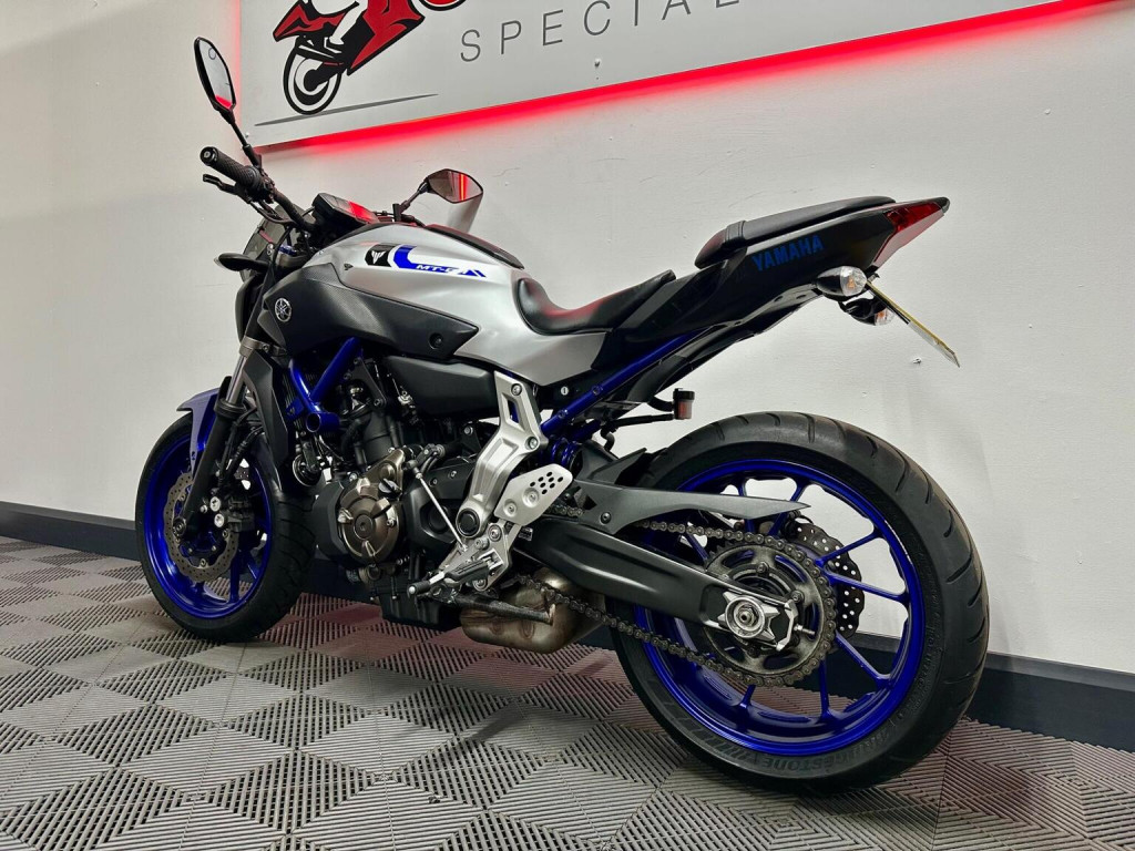 YAMAHA MT-07