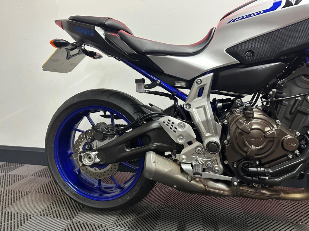 YAMAHA MT-07