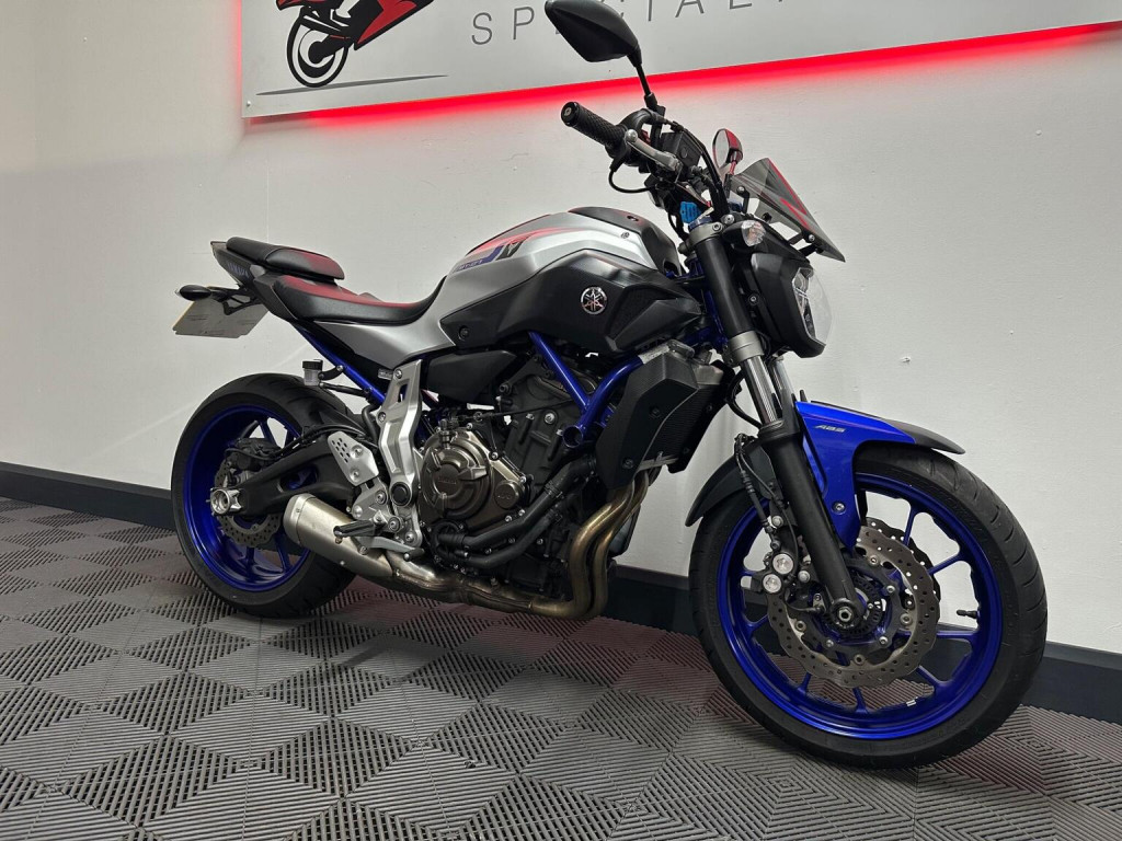 YAMAHA MT-07