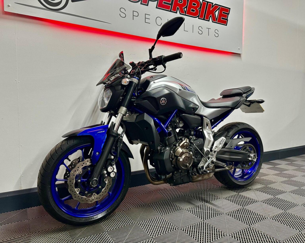 YAMAHA MT-07