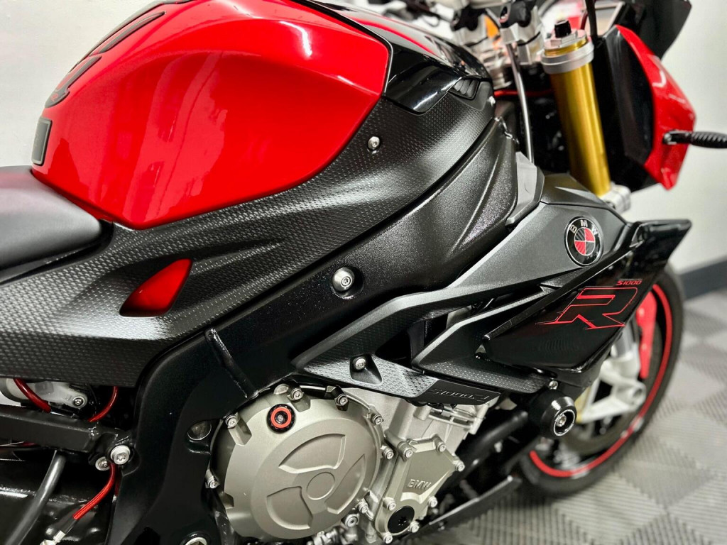 BMW S1000R