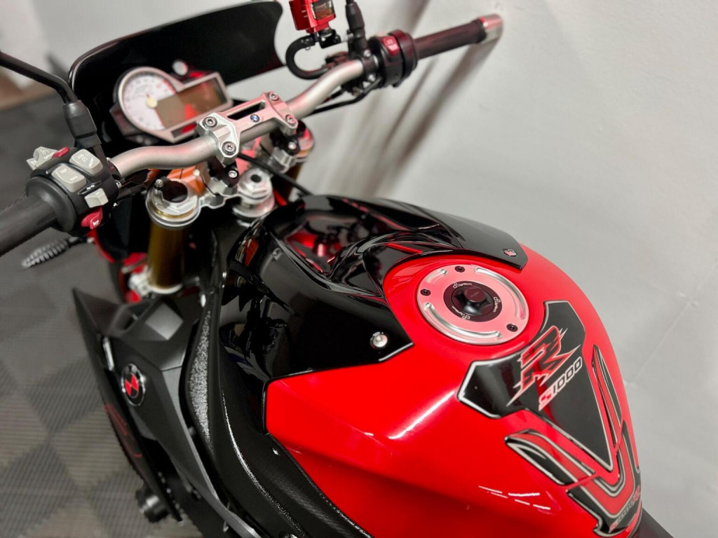 BMW S1000R
