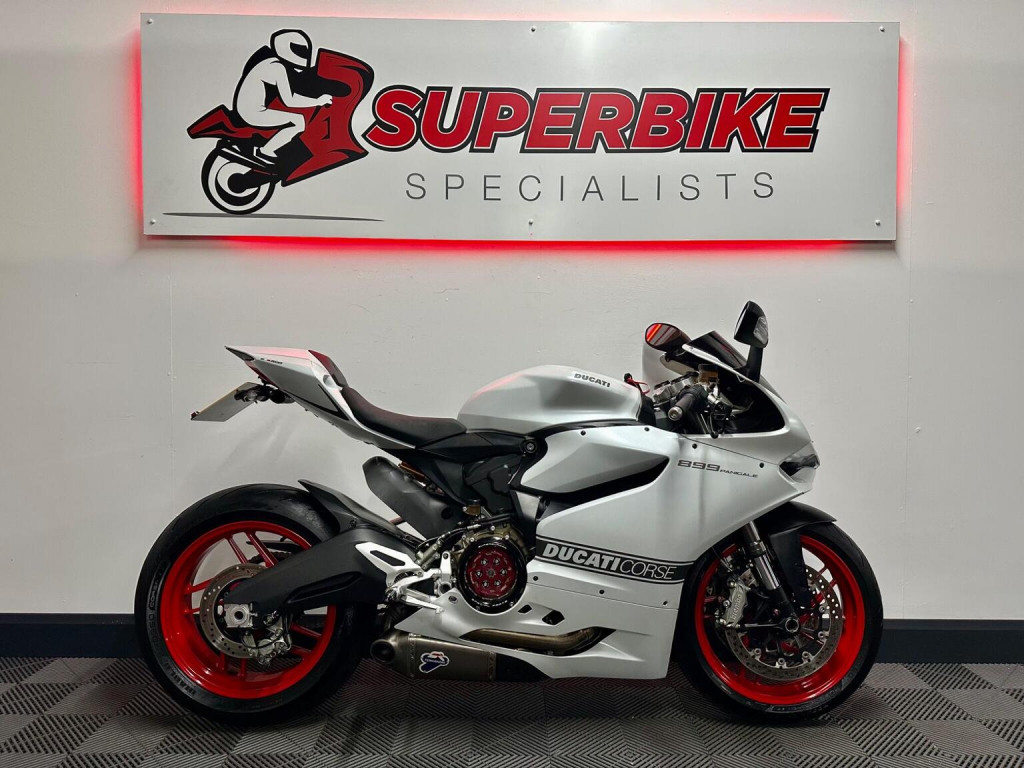 DUCATI 899 Panigale