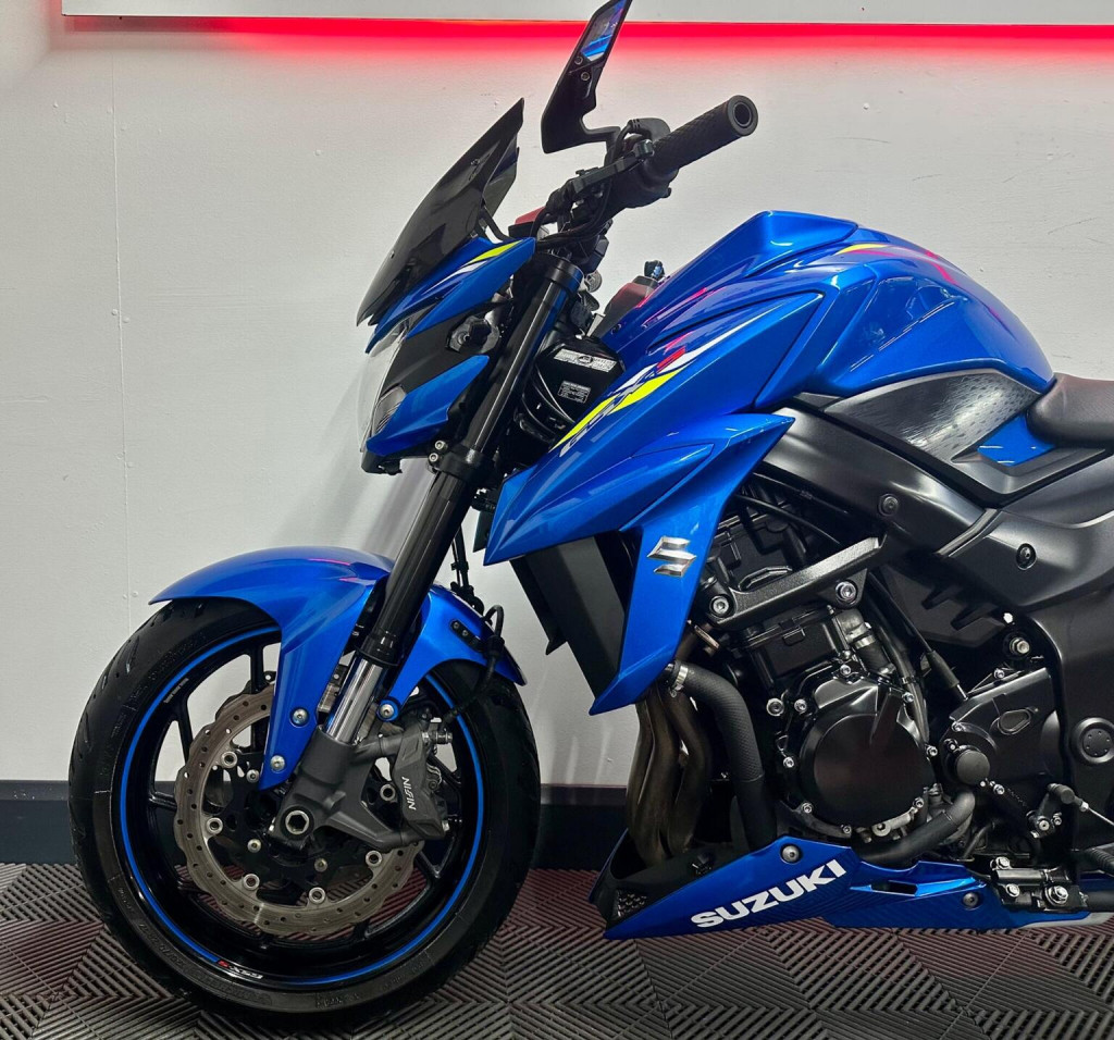 SUZUKI GSX-S750