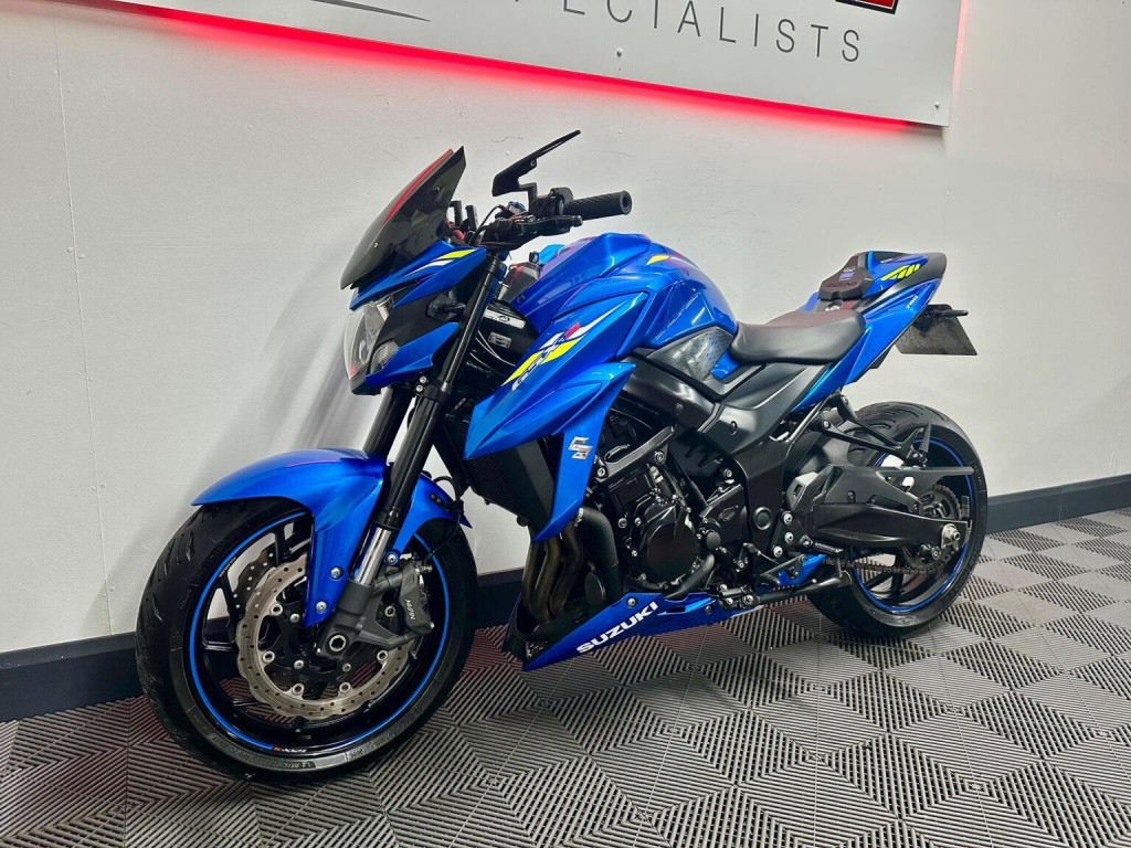 SUZUKI GSX-S750