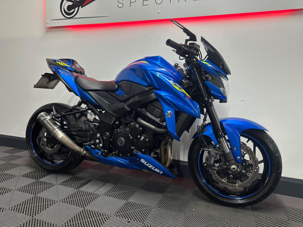 SUZUKI GSX-S750