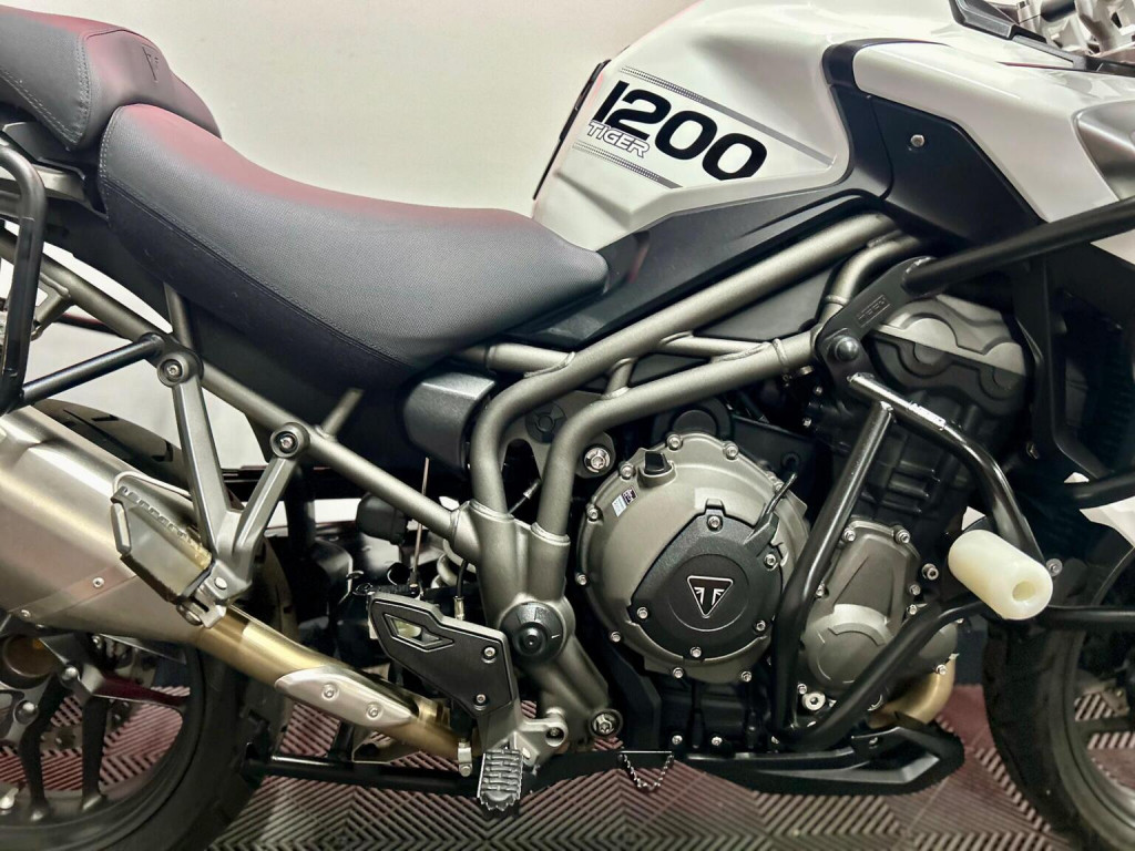 TRIUMPH TIGER 1200