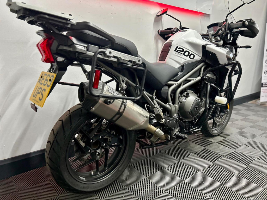 TRIUMPH TIGER 1200