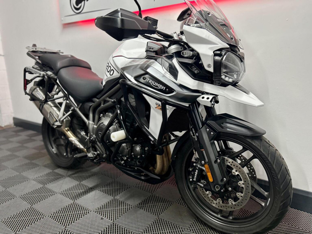 TRIUMPH TIGER 1200