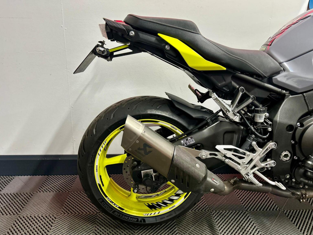 YAMAHA MT-10