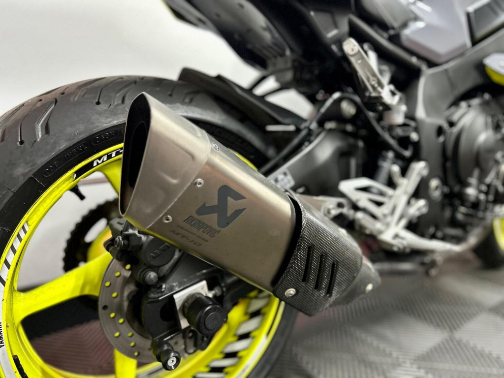 YAMAHA MT-10
