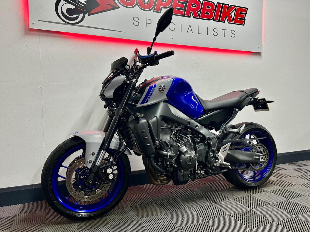 YAMAHA MT-09