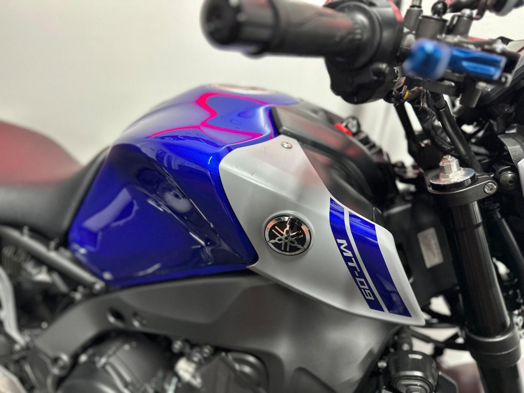 YAMAHA MT-09
