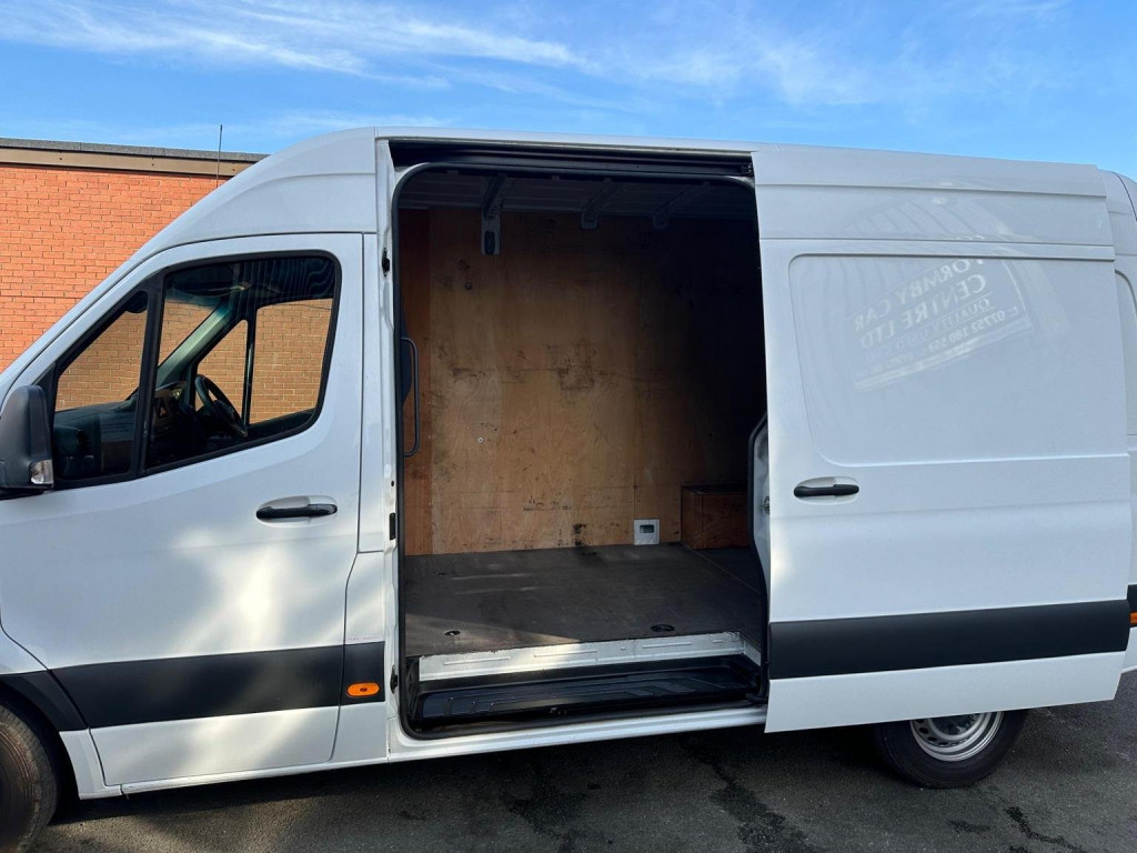 MERCEDES-BENZ SPRINTER