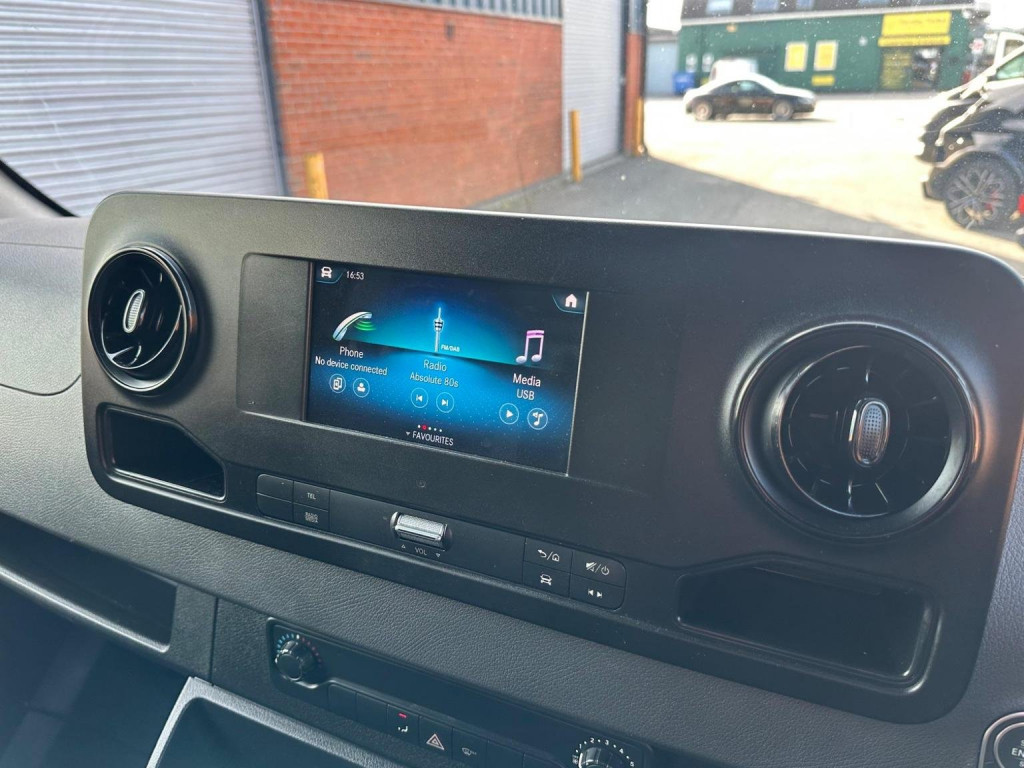 MERCEDES-BENZ SPRINTER