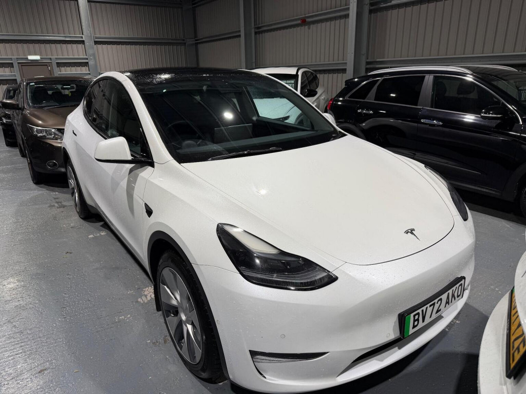 TESLA MODEL Y