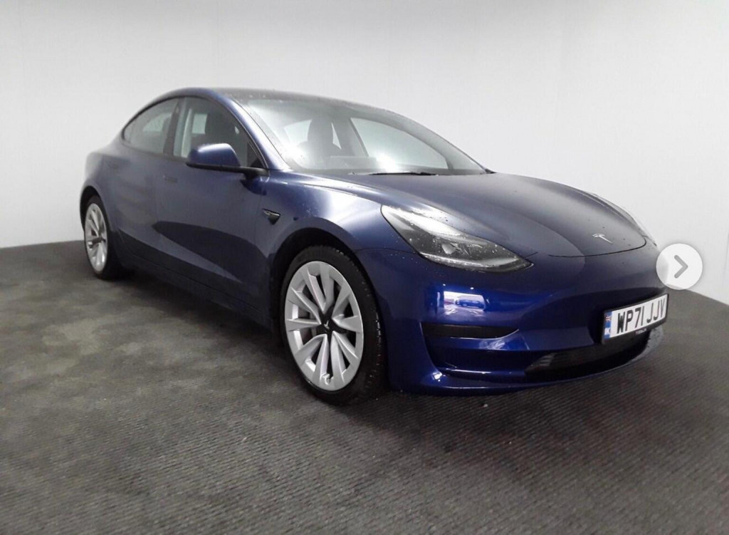 TESLA MODEL 3