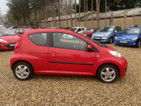 PEUGEOT 107