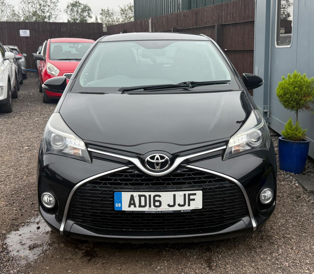 View TOYOTA YARIS 1.33 Dual VVT-i Design Euro 6 5dr