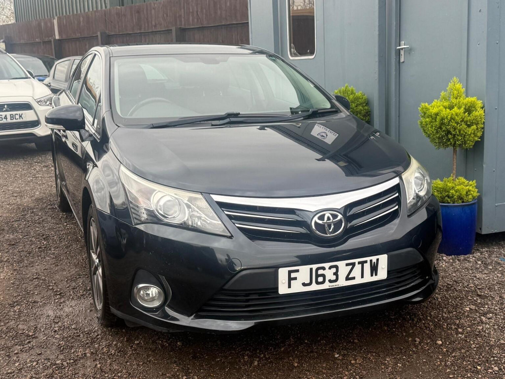View TOYOTA AVENSIS 2.0 D-4D Icon Euro 5 4dr