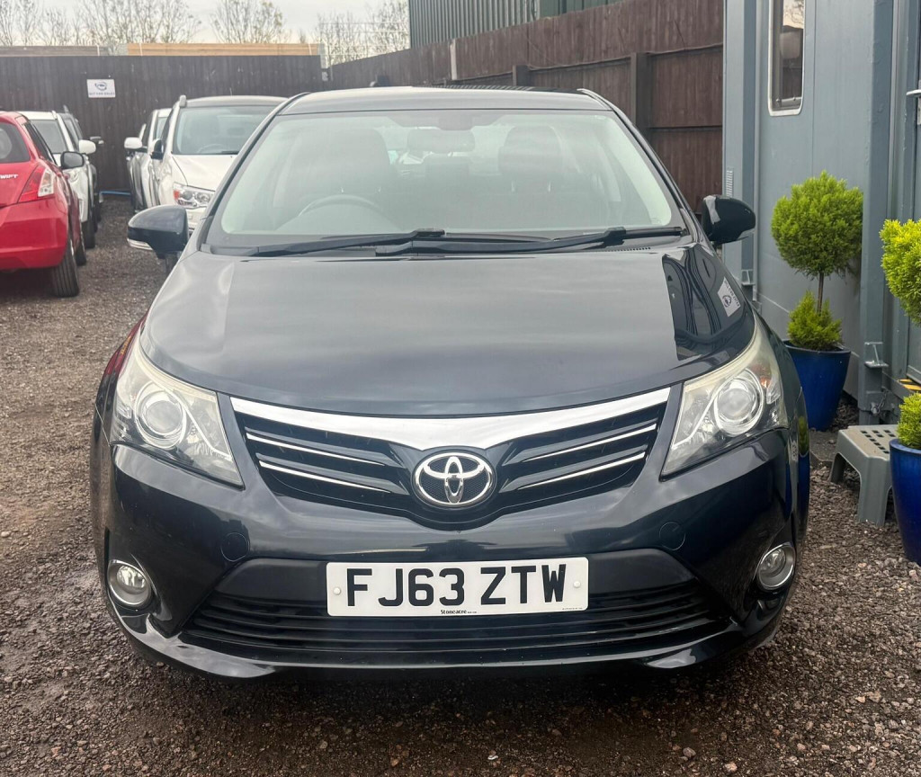 View TOYOTA AVENSIS 2.0 D-4D Icon Euro 5 4dr