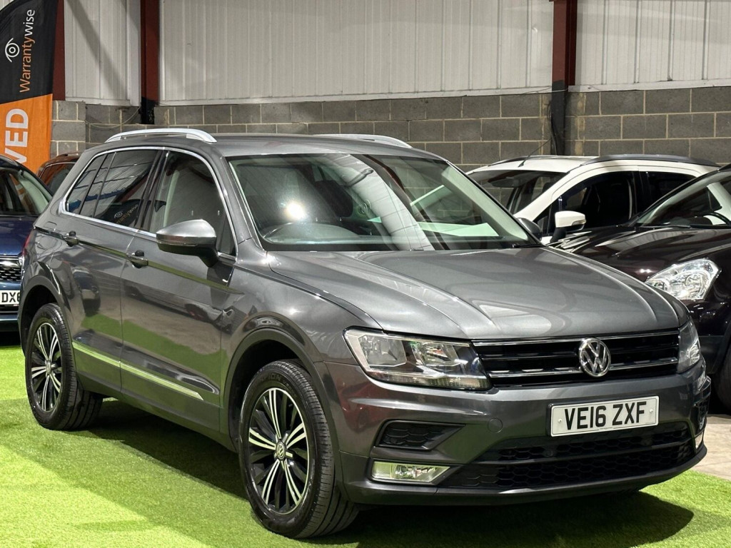 View VOLKSWAGEN TIGUAN 2.0 TDI BlueMotion Tech SE Navigation DSG 4Motion Euro 6 (s/s) 5dr