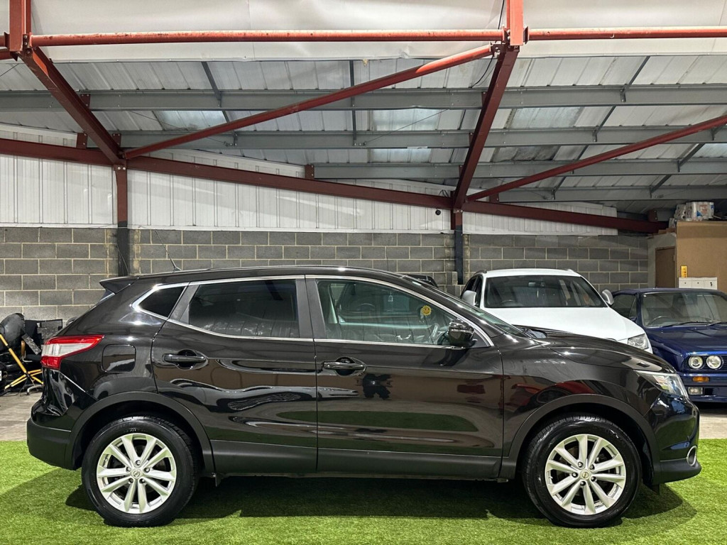 View NISSAN QASHQAI 1.2 DIG-T Acenta Premium 2WD Euro 5 (s/s) 5dr