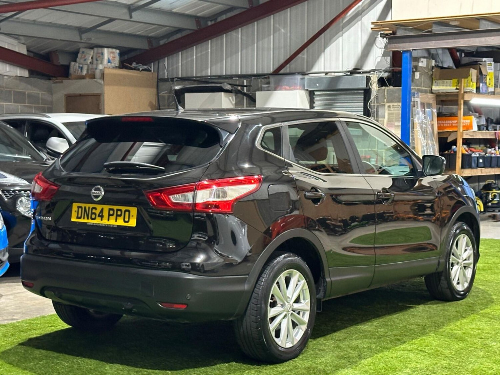 View NISSAN QASHQAI 1.2 DIG-T Acenta Premium 2WD Euro 5 (s/s) 5dr