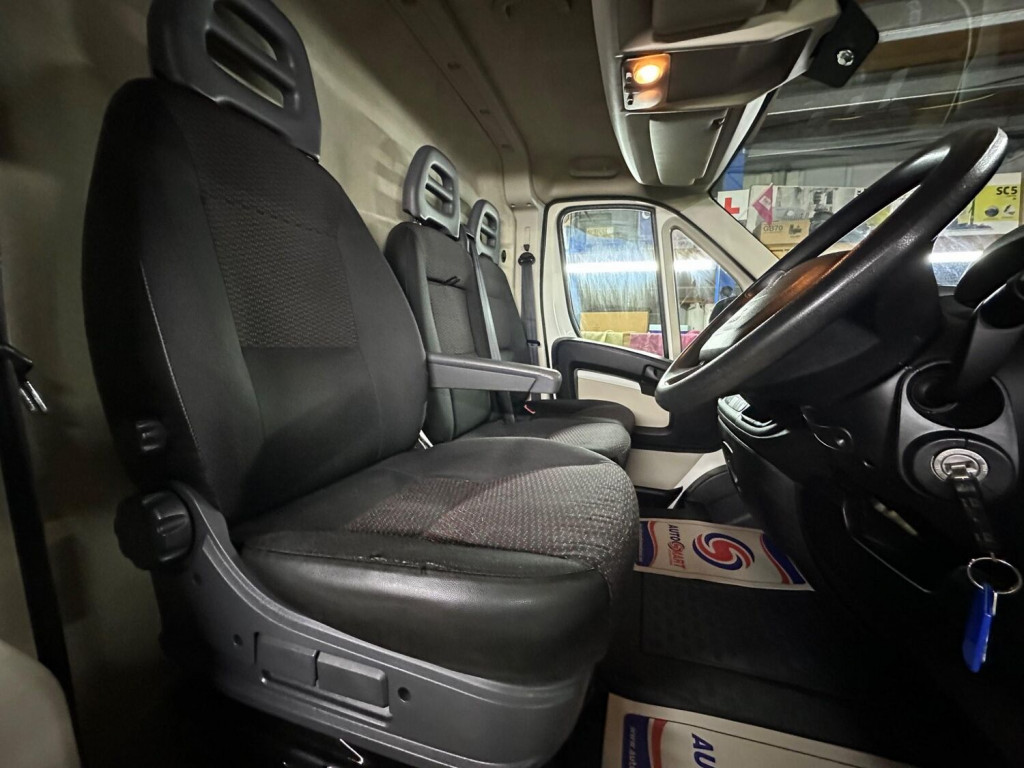 PEUGEOT BOXER