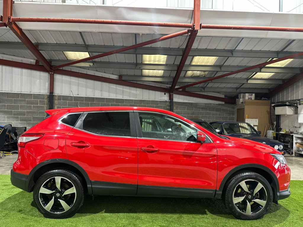 View NISSAN QASHQAI 1.5 dCi N-Connecta 2WD Euro 6 (s/s) 5dr
