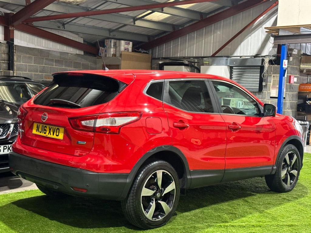 View NISSAN QASHQAI 1.5 dCi N-Connecta 2WD Euro 6 (s/s) 5dr