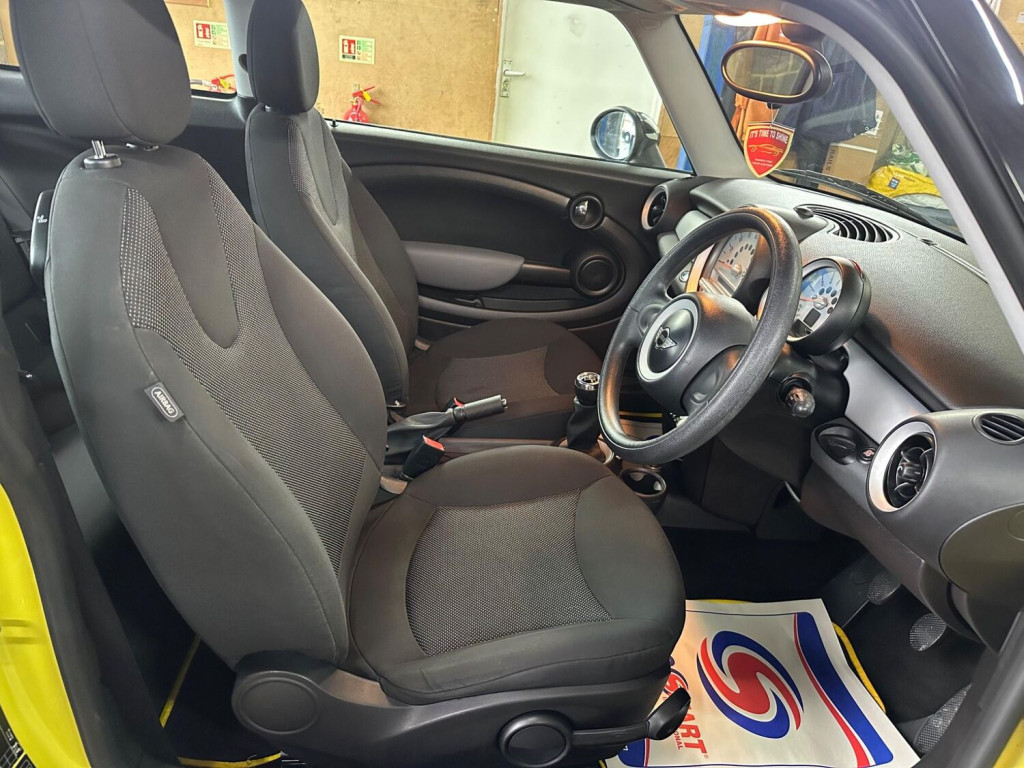 MINI HATCH