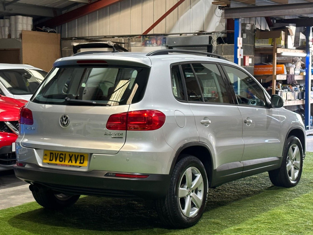 View VOLKSWAGEN TIGUAN 2.0 TDI BlueMotion Tech S 4WD Euro 5 (s/s) 5dr