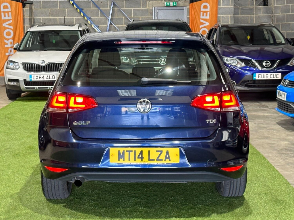 VOLKSWAGEN GOLF