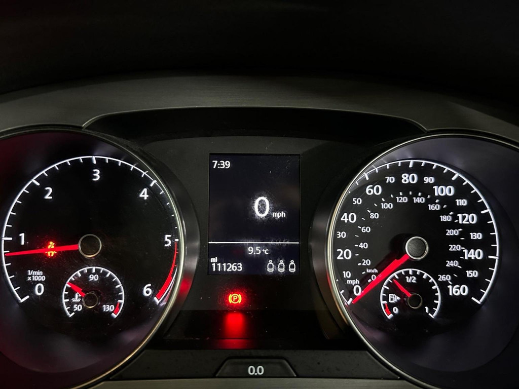 VOLKSWAGEN GOLF SV