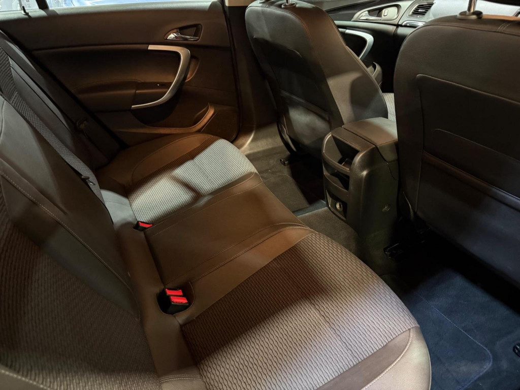 VAUXHALL INSIGNIA
