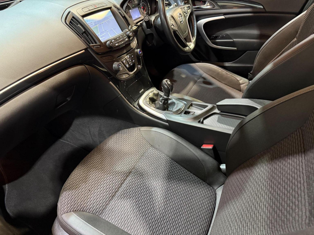 VAUXHALL INSIGNIA
