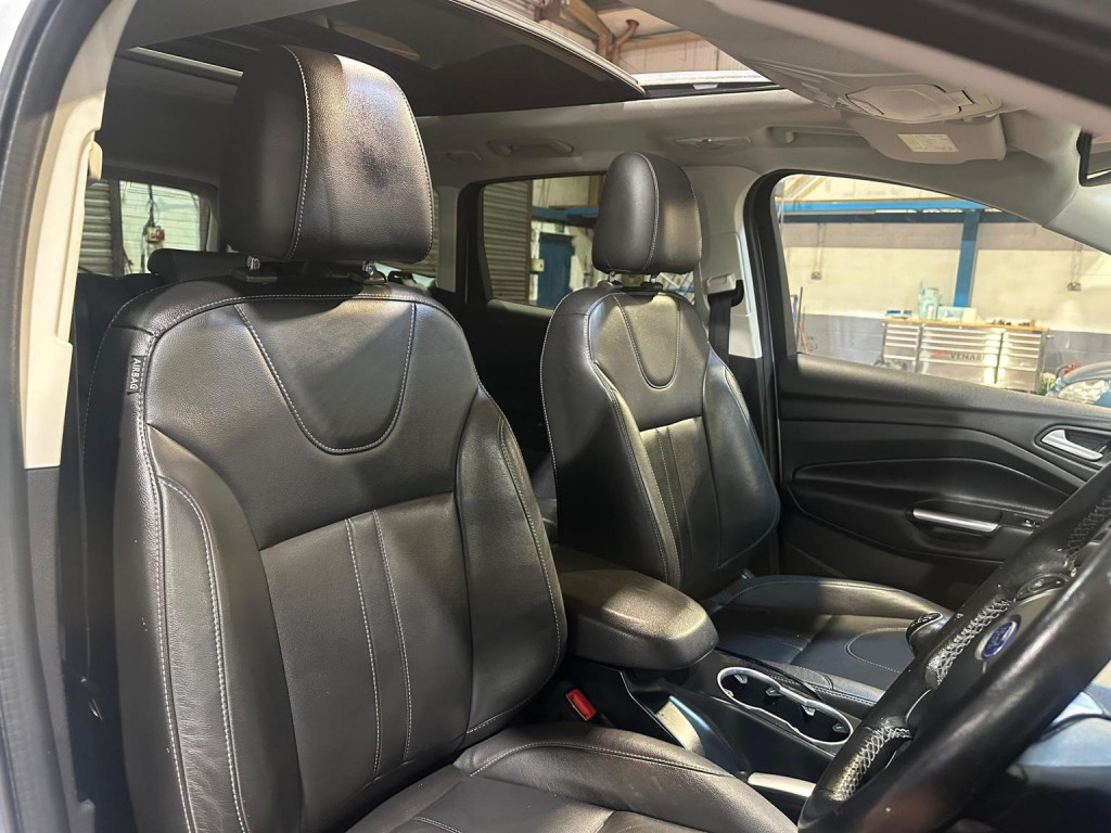 FORD KUGA