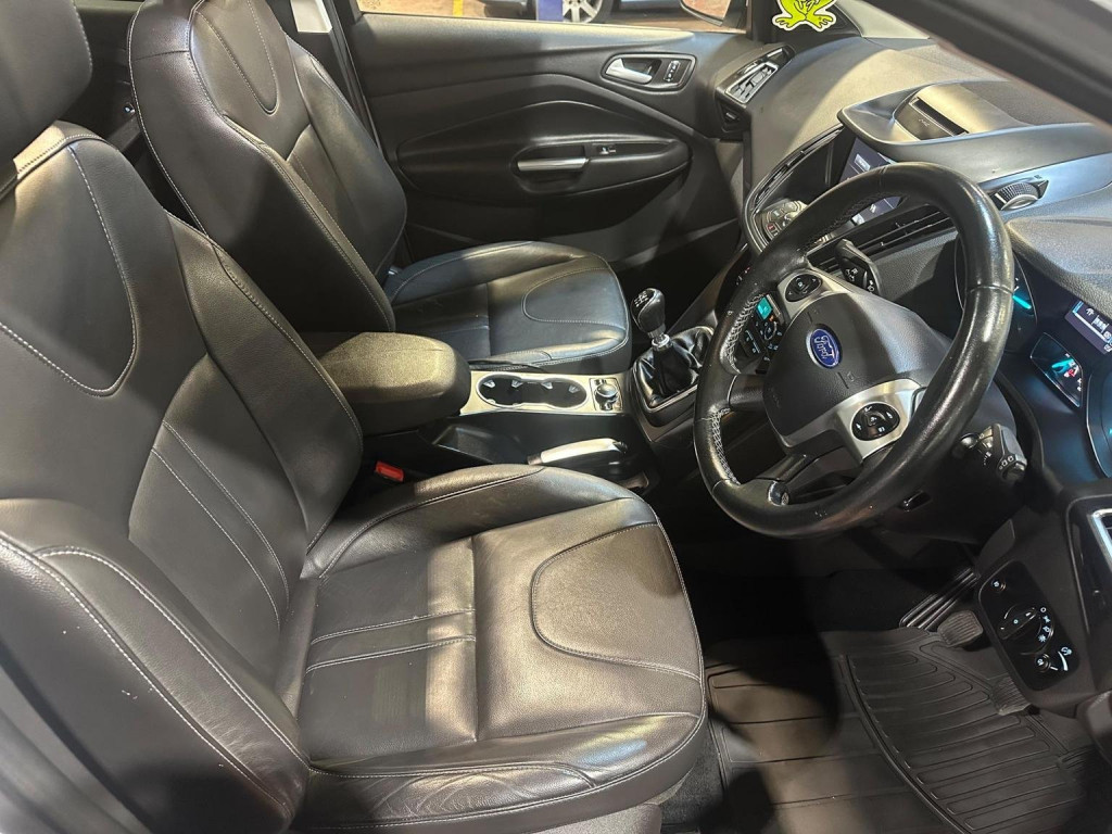 FORD KUGA