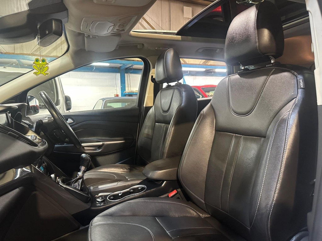 FORD KUGA