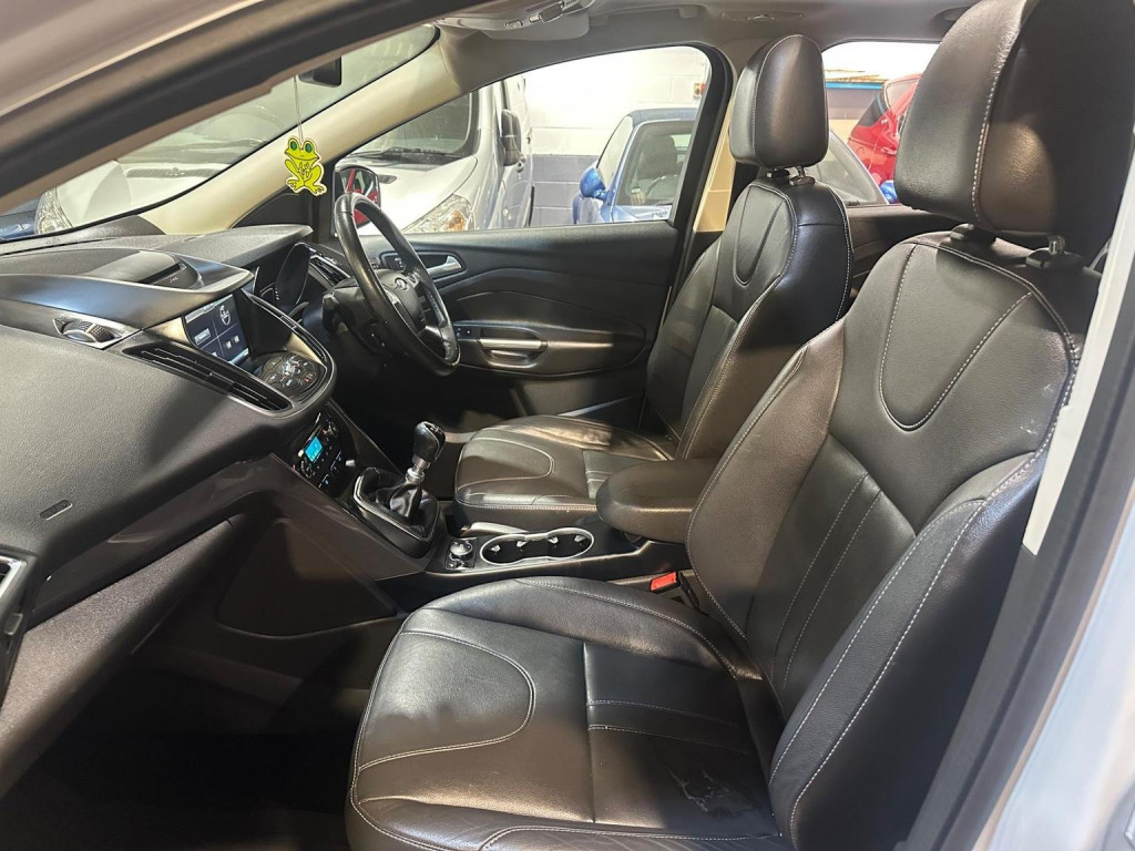 FORD KUGA