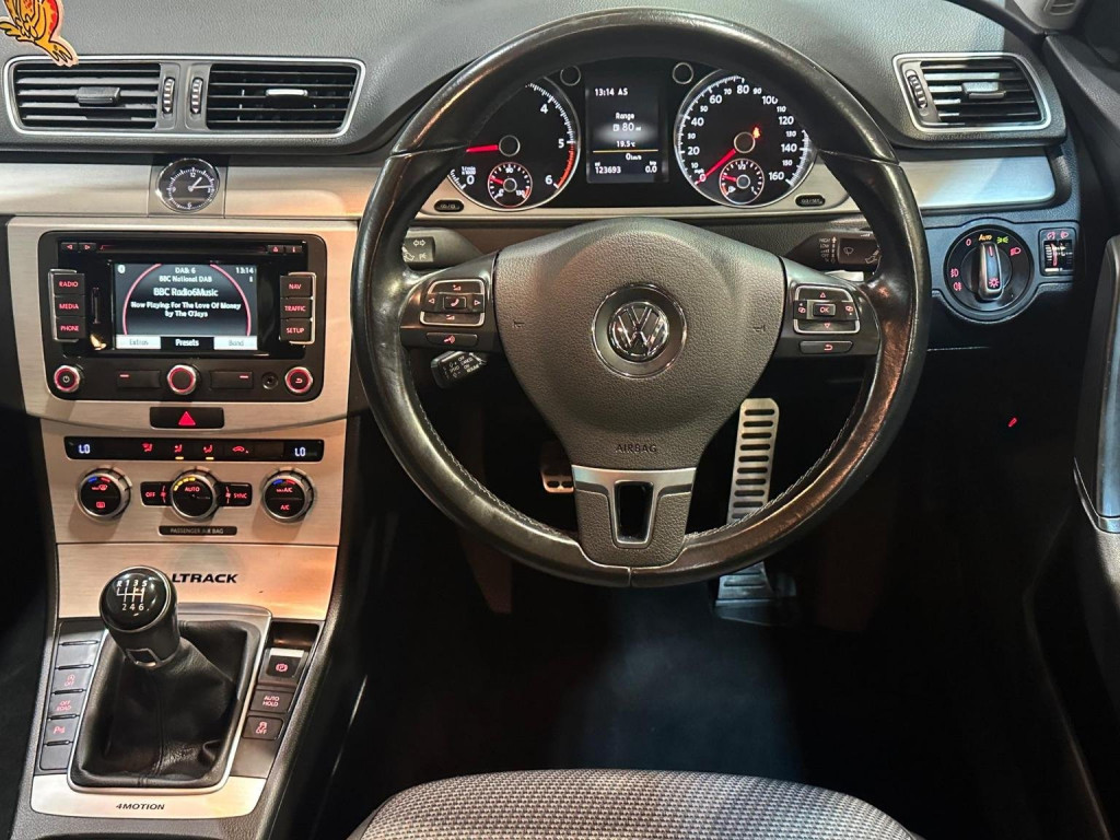 VOLKSWAGEN PASSAT