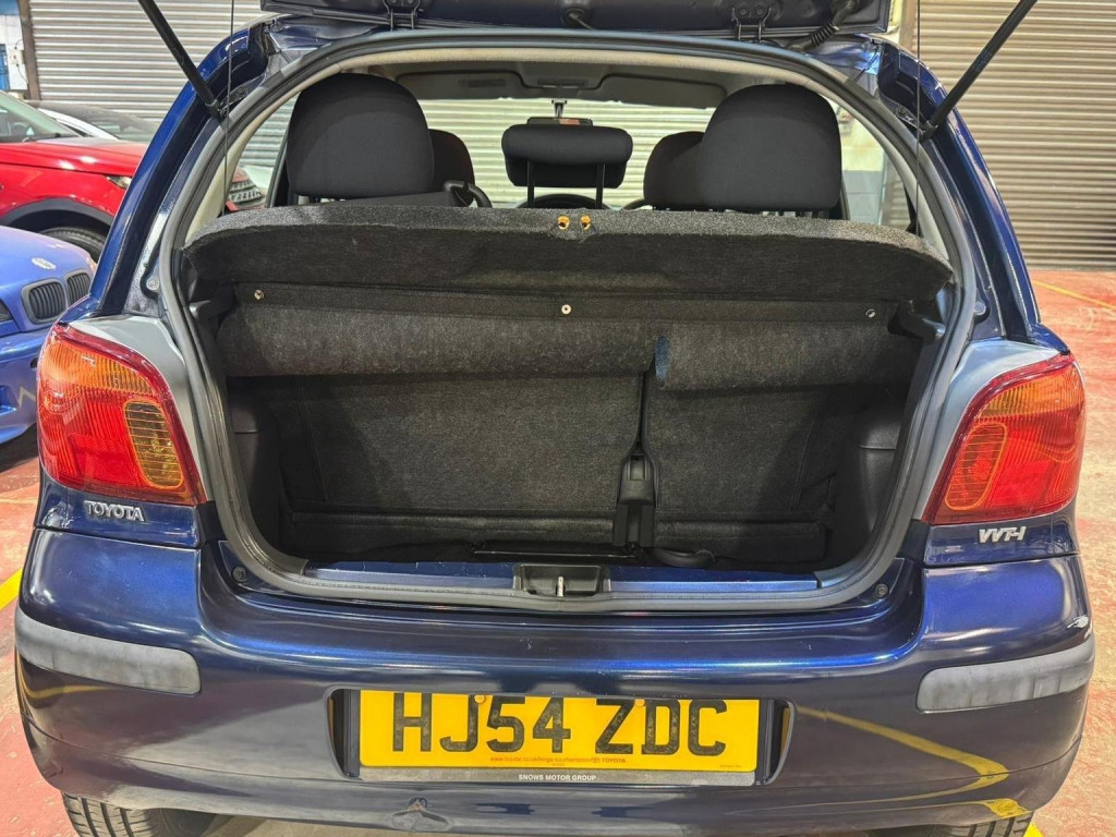 TOYOTA YARIS